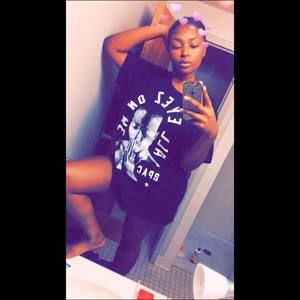 Meet your Posher, Quisha